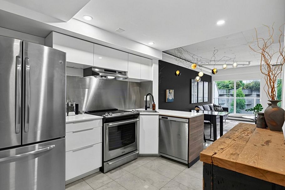 7 1355 W 4th Avenue Vancouver, BC - 9