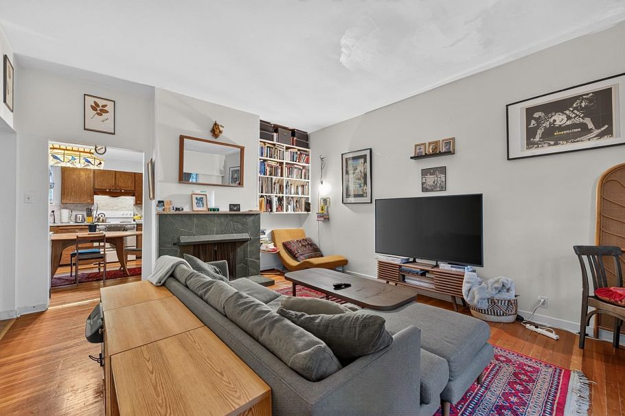 236 W 12th Avenue Vancouver, BC - 4