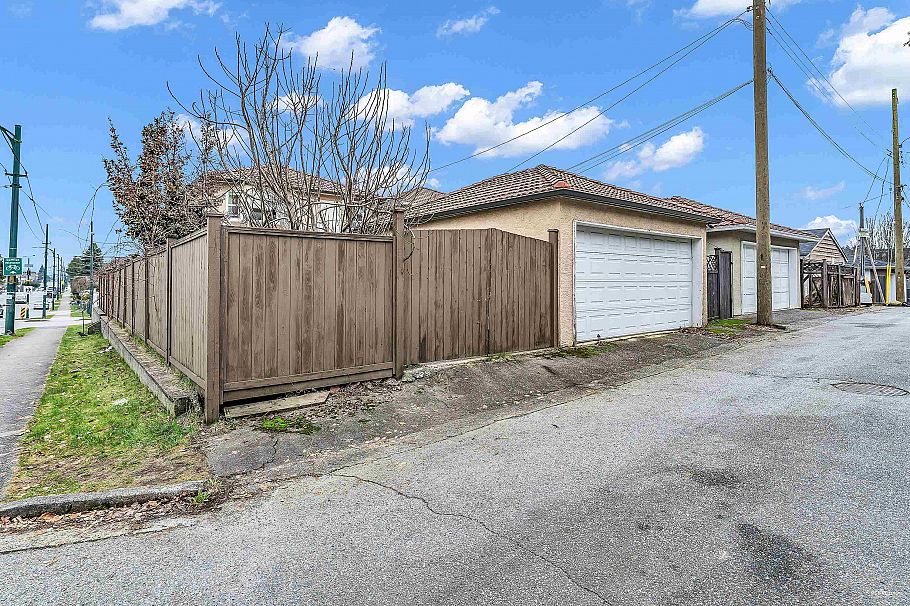 2808 Horley Street Vancouver, BC - 9
