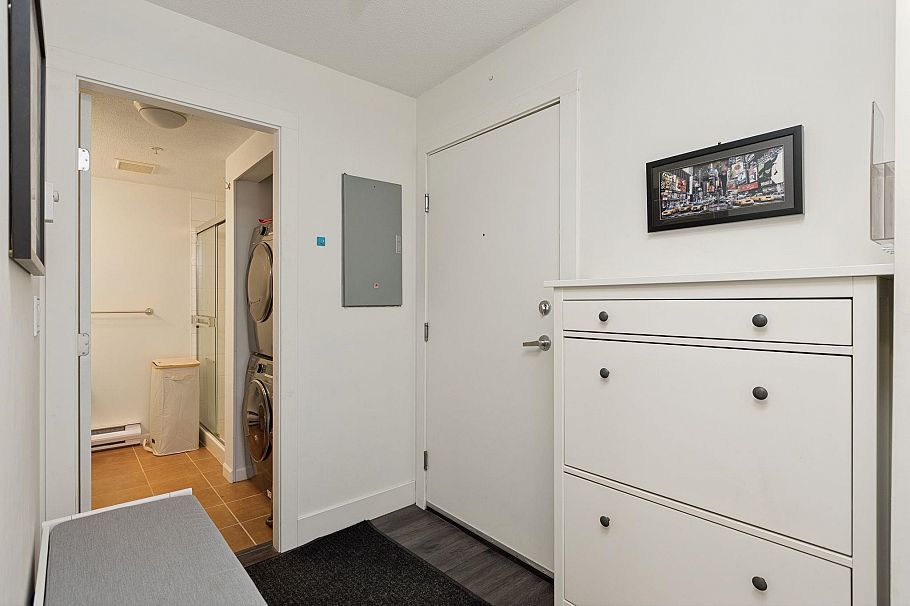 319 147 E 1st Street North Vancouver, BC - 30