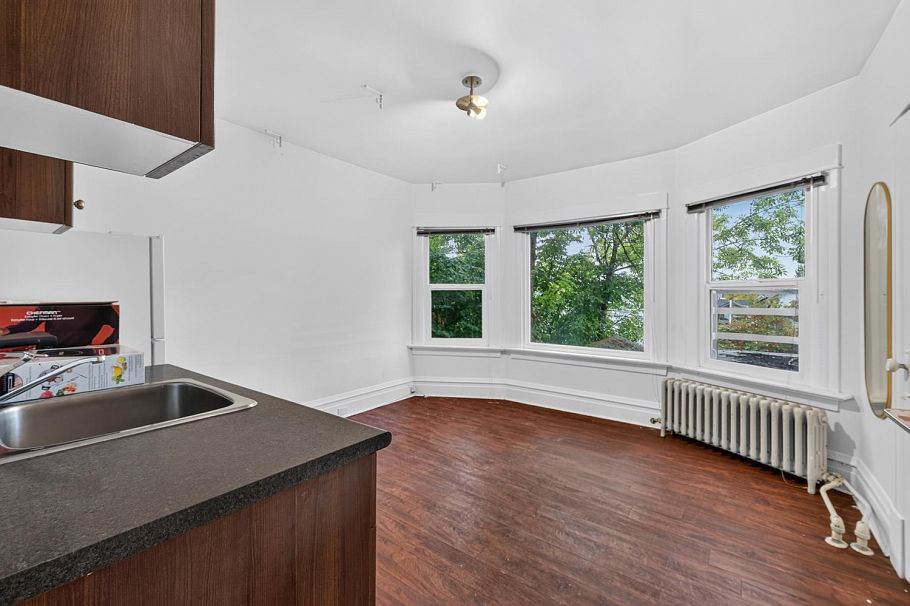 236 W 12th Avenue Vancouver, BC - 18