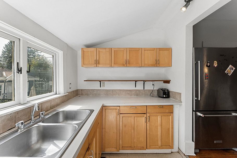 614 E 19th Avenue Vancouver, BC - 10