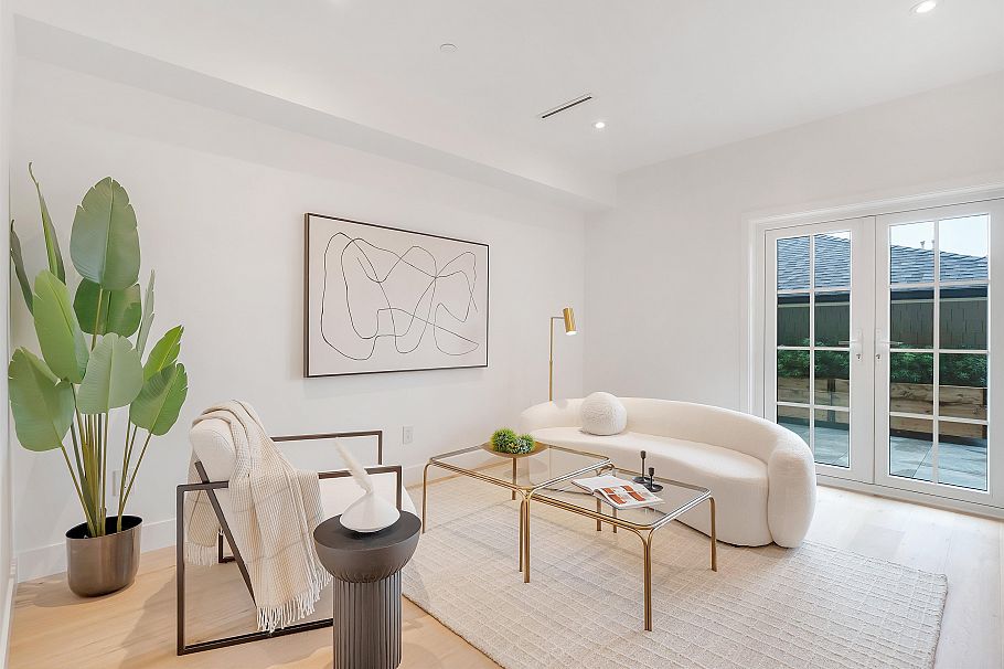265 W 6th Street North Vancouver, BC - 2