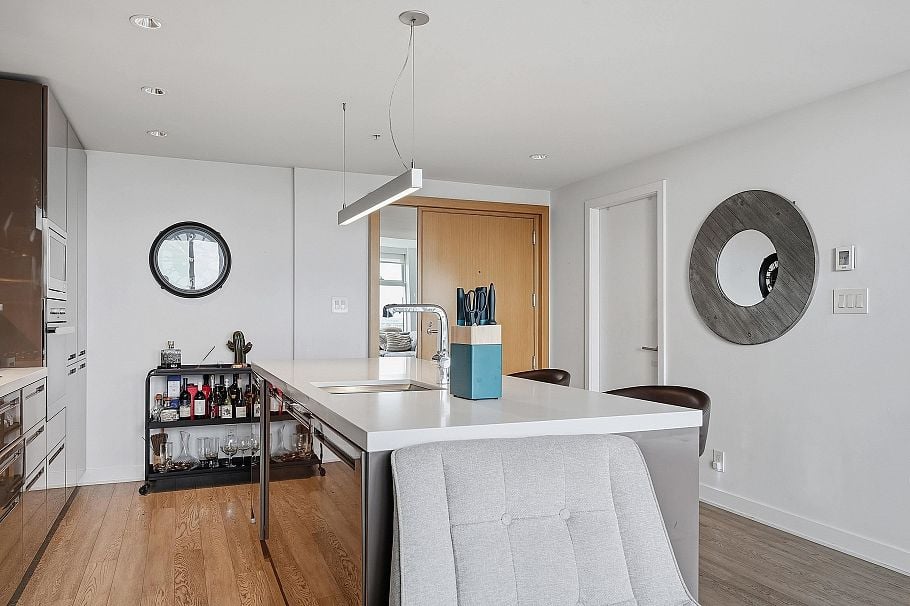 3110 777 Richards Street Vancouver, BC - 4