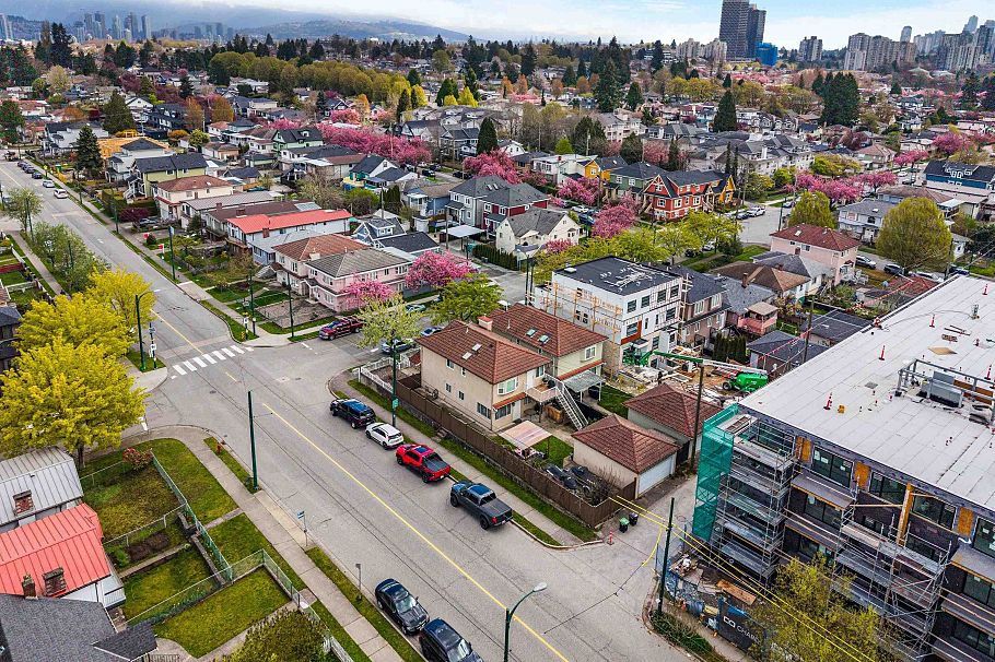 2808 Horley Street Vancouver, BC - 34