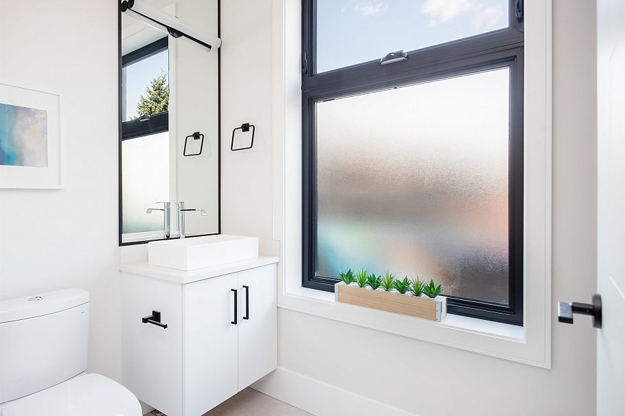 2 1152 Comox Street Vancouver, BC - 15