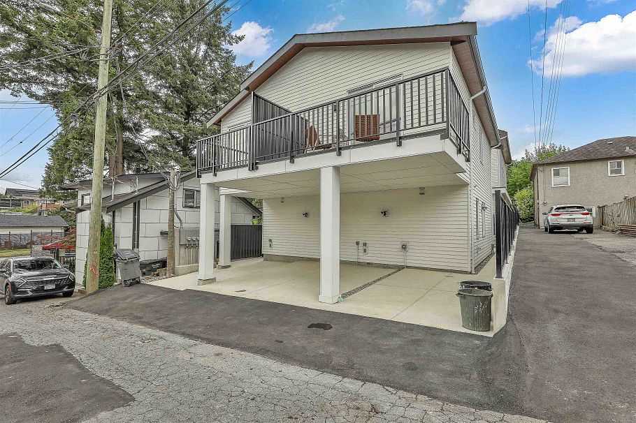 1 3185 Graveley Street Vancouver, BC - 33