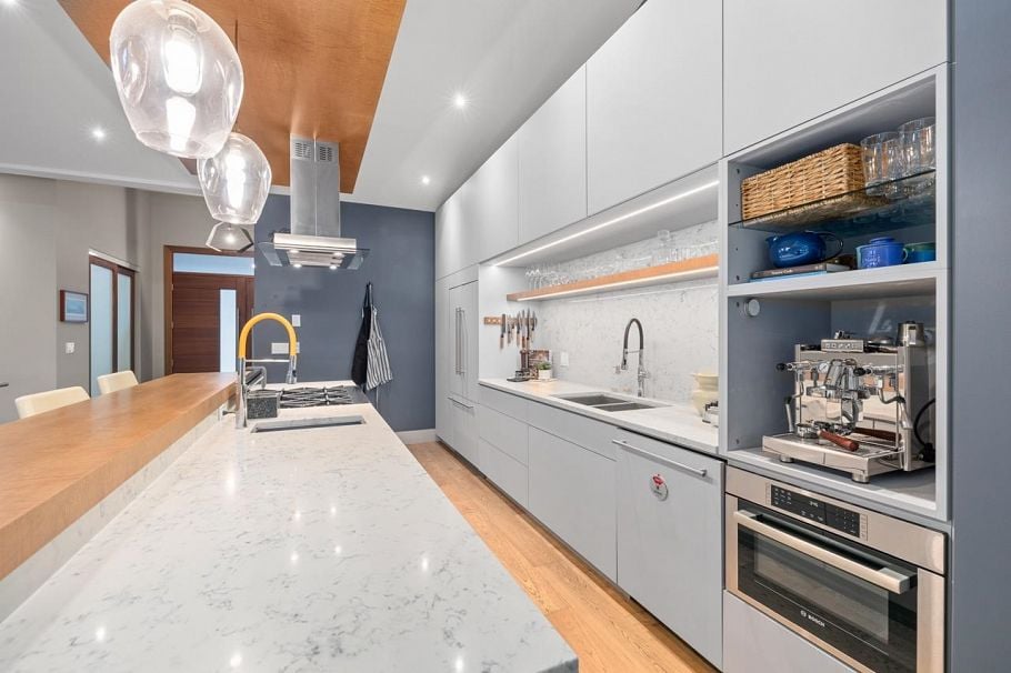 1269 Cloverley Street North Vancouver, BC - 16