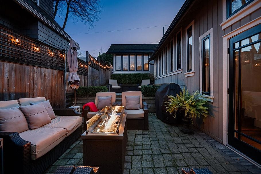 3814 W 11 Avenue Vancouver, BC - 2