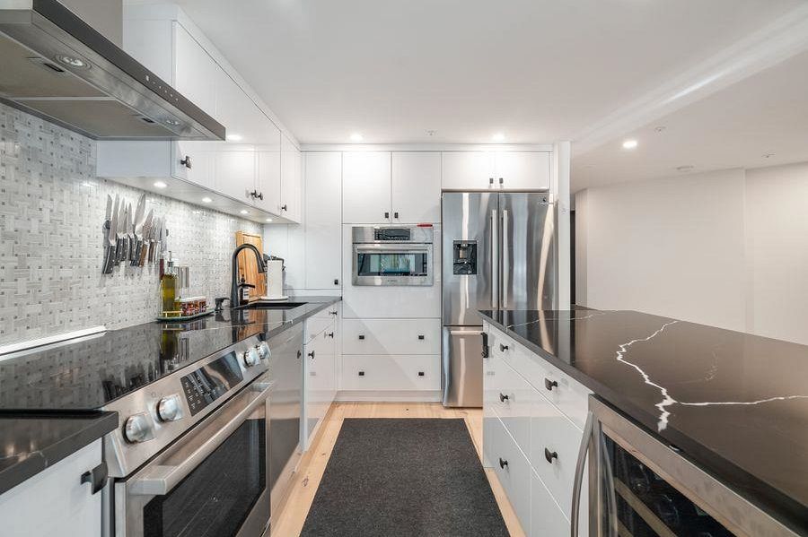 710 1050 Burrard Street Vancouver, BC - 7