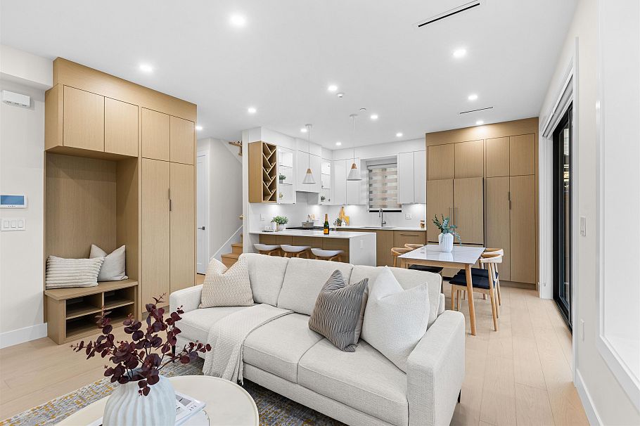 2 2211 Mannering Avenue Vancouver, BC - 5