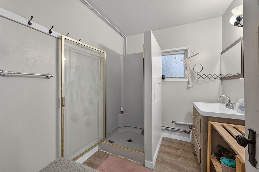 236 W 12th Avenue Vancouver, BC - 22