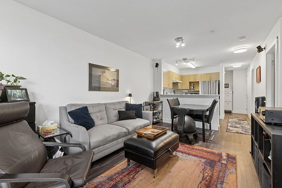 319 147 E 1st Street North Vancouver, BC - 15