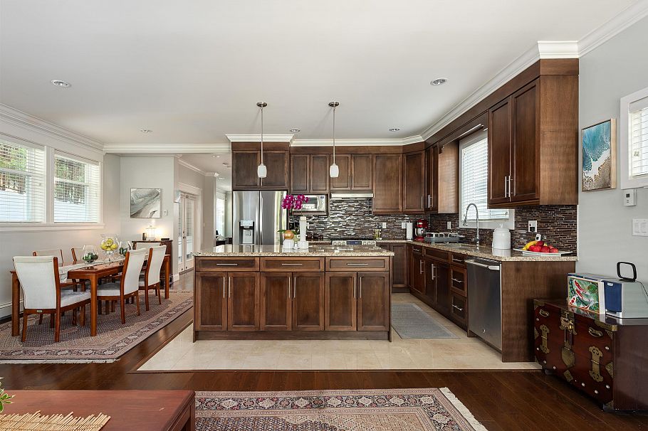 362 E 21st Street North Vancouver, BC - 2
