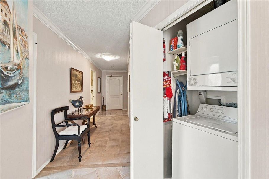 402 995 Roche Point Drive North Vancouver, BC - 26
