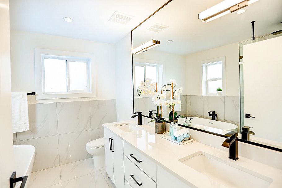 2026 E 32nd Avenue Vancouver, BC - 12