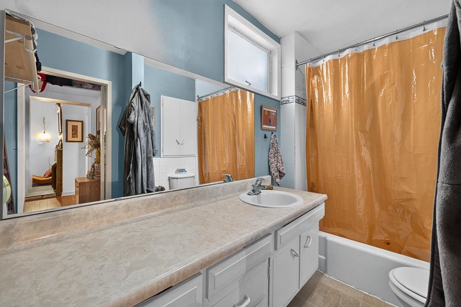 236 W 12th Avenue Vancouver, BC - 6