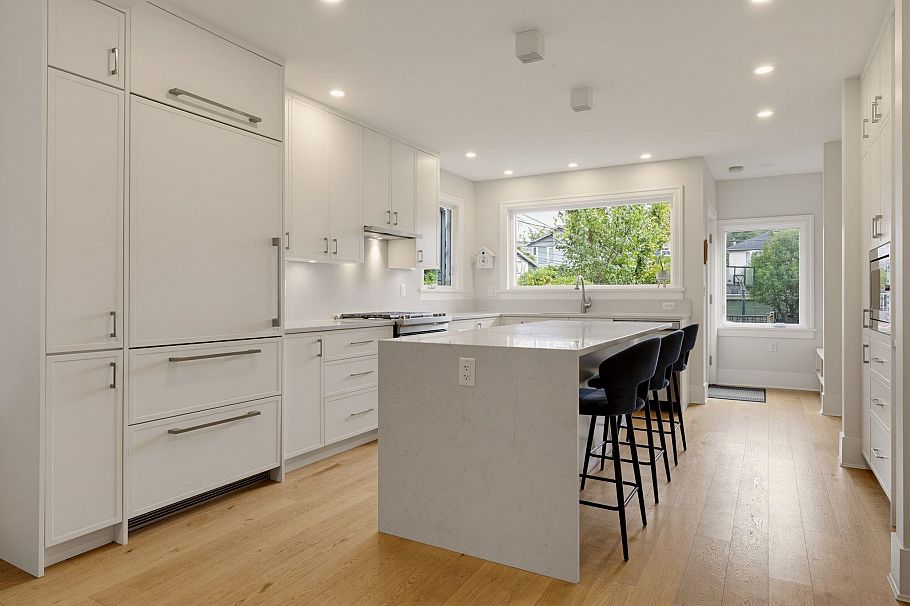 462 W 22nd Avenue Vancouver, BC - 1