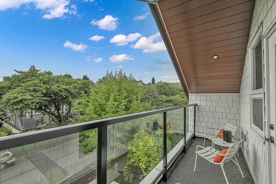 1 3185 Graveley Street Vancouver, BC - 3