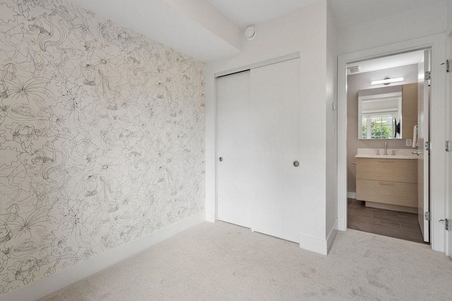 12 1133 Ridgewood Drive North Vancouver, BC - 30