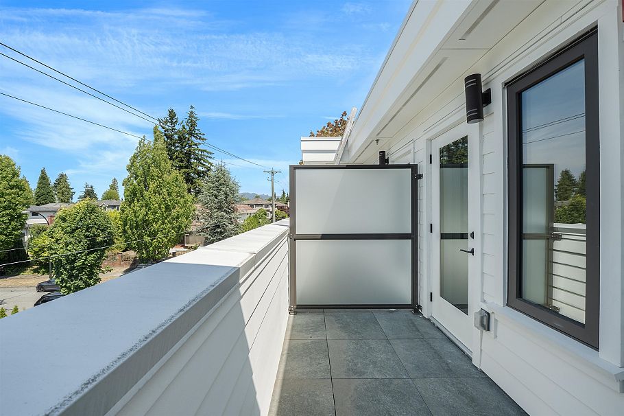 1012 W 52nd Avenue Vancouver, BC - 16