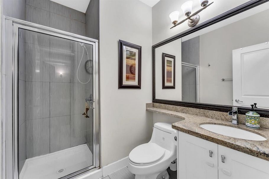 546 E 44th Avenue Vancouver, BC - 25