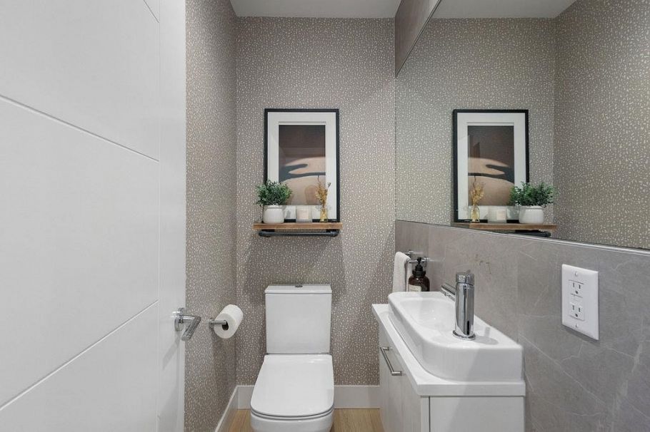 12 1133 Ridgewood Drive North Vancouver, BC - 14