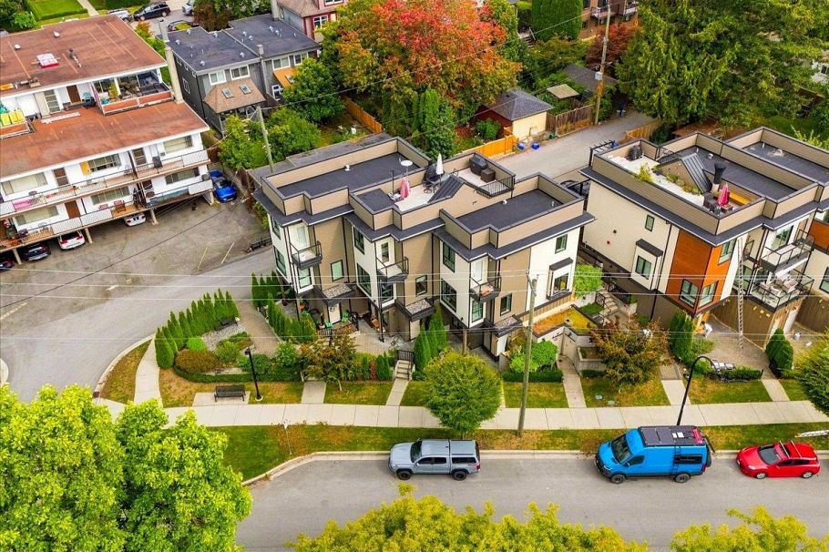 226 E 8th Street North Vancouver, BC - 26