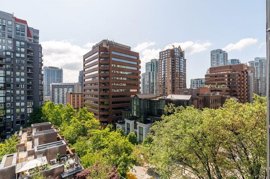 710 1050 Burrard Street Vancouver, BC - 23