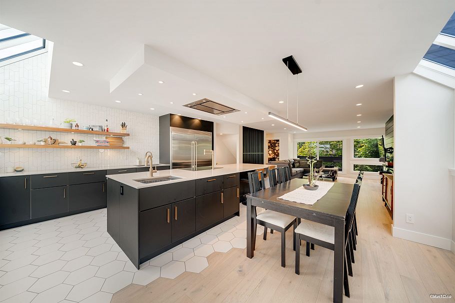 2022 Chesterfield Avenue North Vancouver, BC - 6