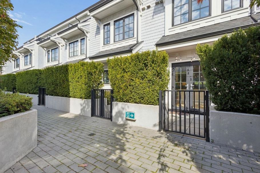 12 1133 Ridgewood Drive North Vancouver, BC - 36
