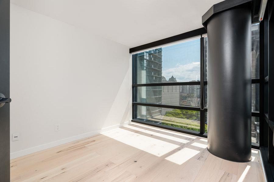 710 1050 Burrard Street Vancouver, BC - 17