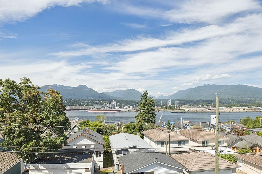 1 2815 Trinity Street Vancouver, BC - 24