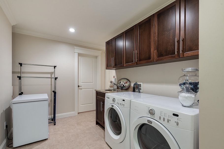 362 E 21st Street North Vancouver, BC - 30