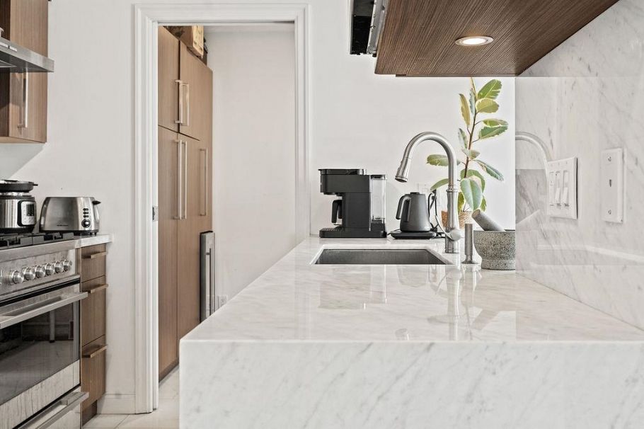 3302 193 Aquarius Mews Vancouver, BC - 9