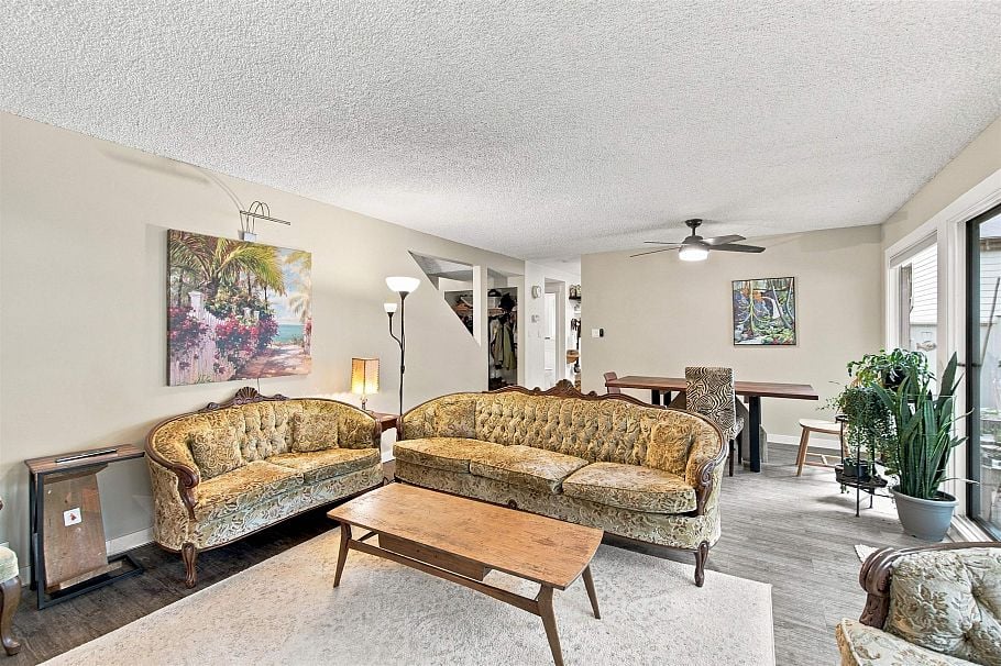 1063 Heritage Boulevard North Vancouver, BC - 3