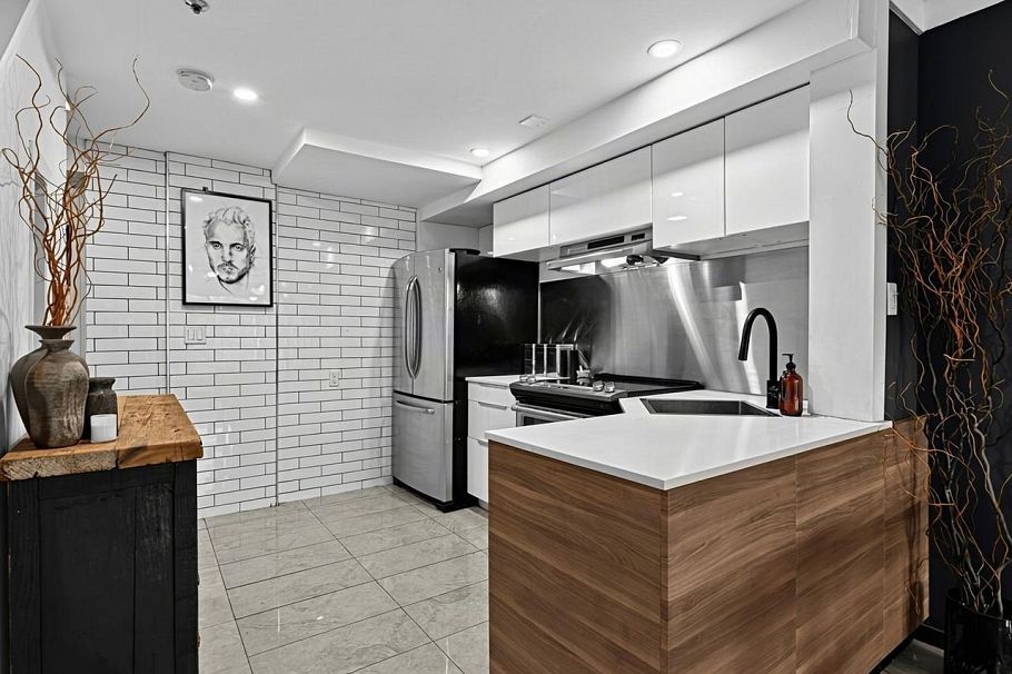 7 1355 W 4th Avenue Vancouver, BC - 7