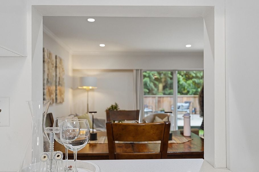 2329 Mountain Highway North Vancouver, BC - 36