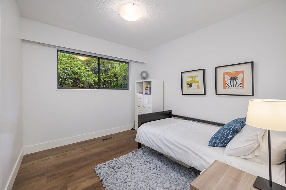 1152 W 17th Street North Vancouver, BC - 22