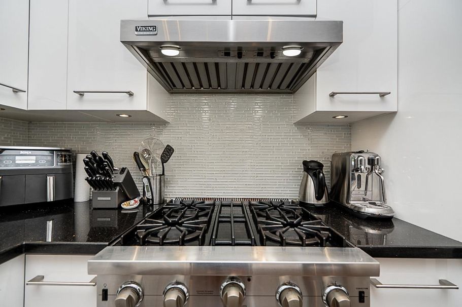 3328 W 7th Avenue Vancouver, BC - 12