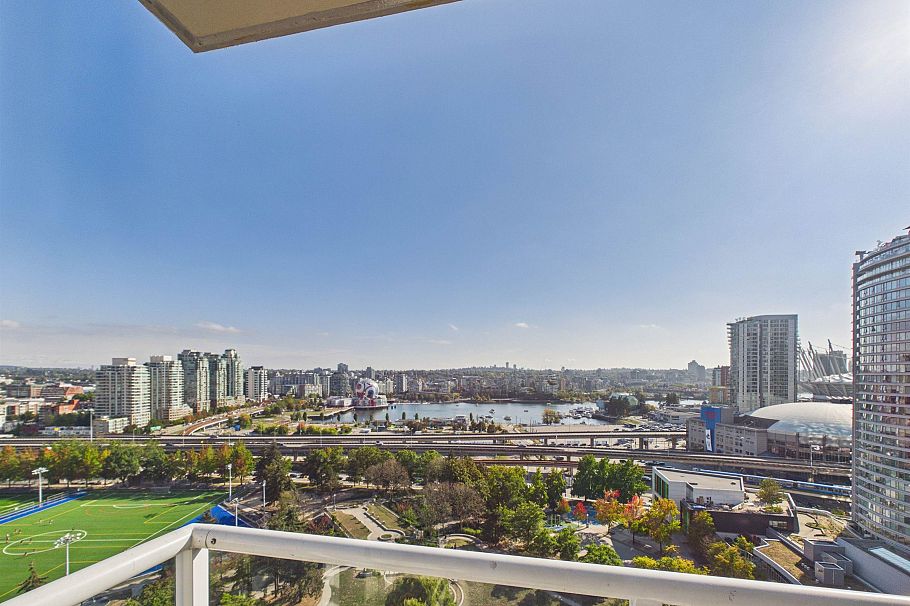 2208 550 Taylor Street Vancouver, BC - 3