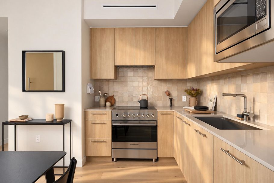 2 2063 E 13th Avenue Vancouver, BC - 3