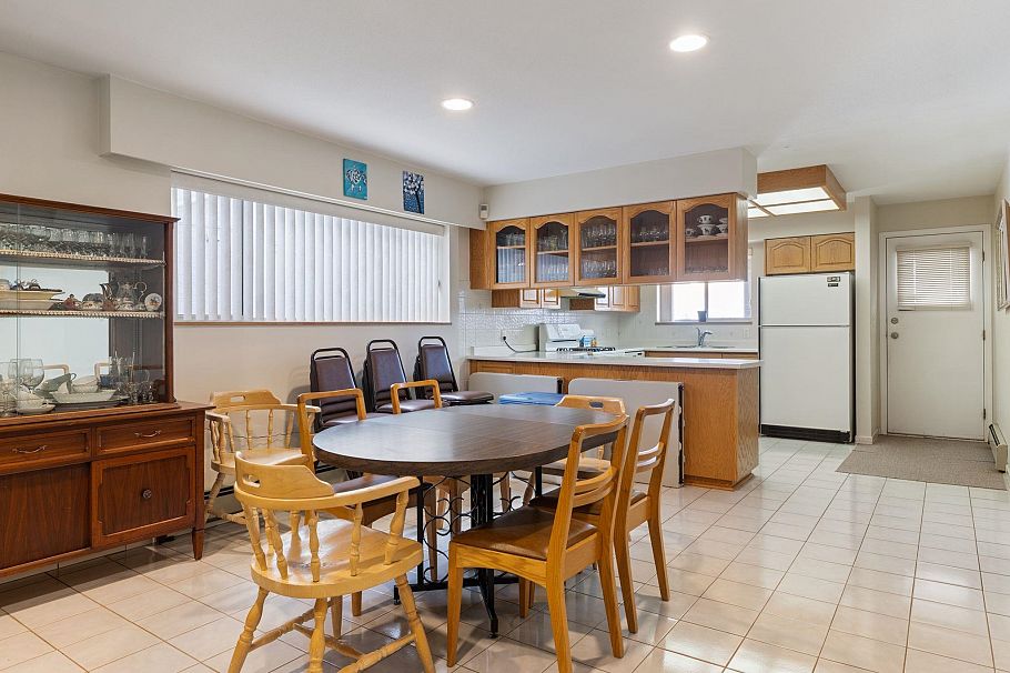 547 Tempe Crescent North Vancouver, BC - 23