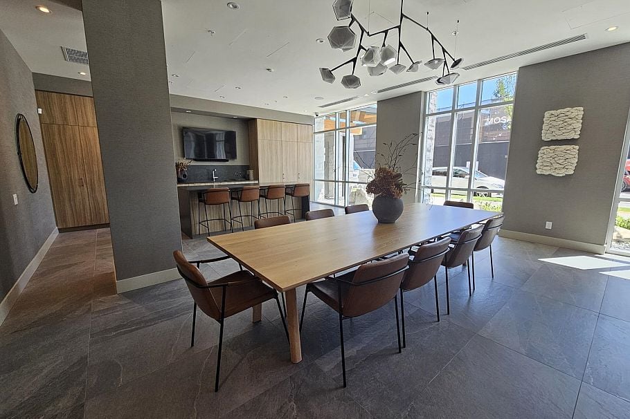 109 2325 Emery Court North Vancouver, BC - 27