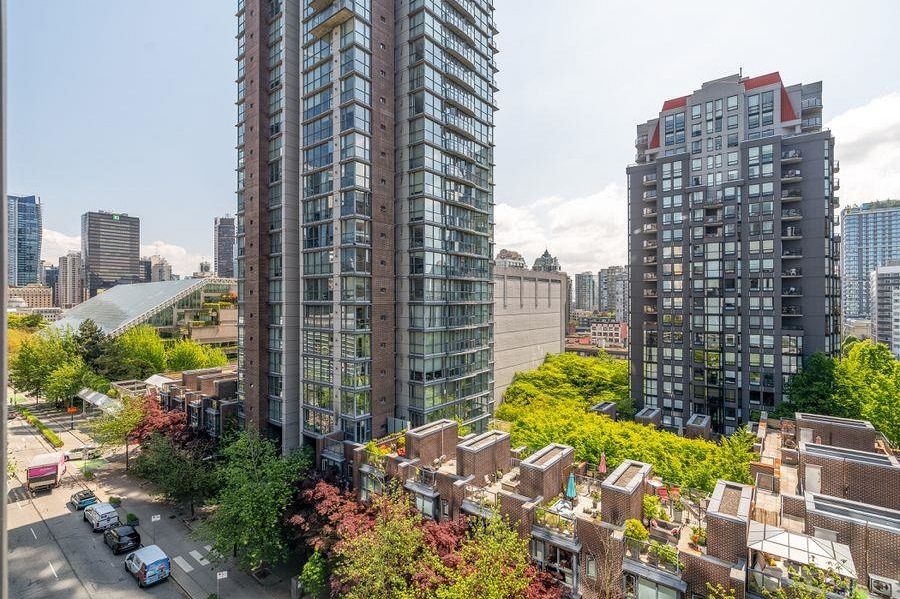 710 1050 Burrard Street Vancouver, BC - 24