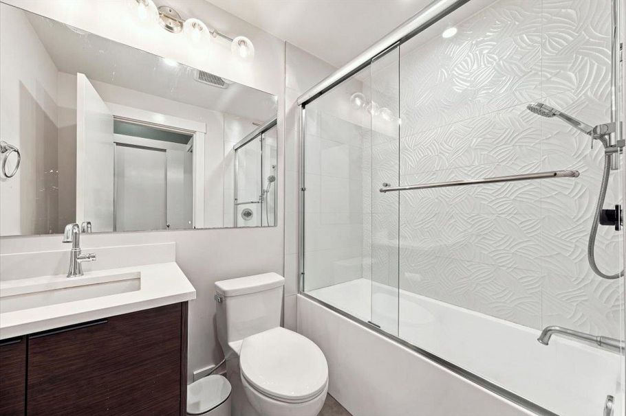 226 E 8th Street North Vancouver, BC - 16