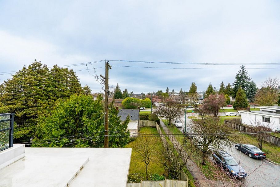 404 458 W 63rd Avenue Vancouver, BC - 33