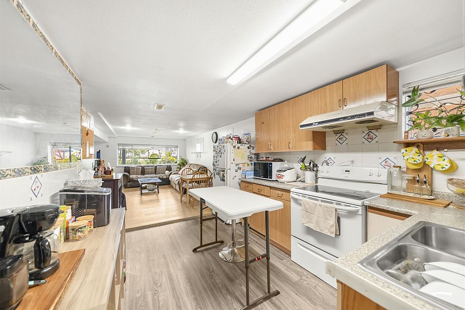 6777 Kerr Street Vancouver, BC - 18