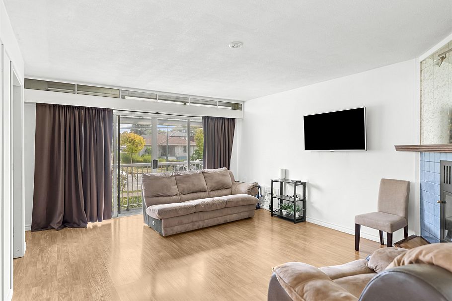 6777 Kerr Street Vancouver, BC - 4