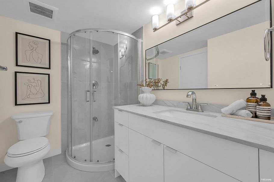 101 1924 Comox Street Vancouver, BC - 21
